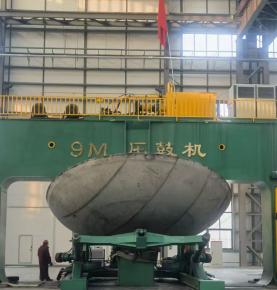 Spin-forming of a 9-meter diameter 30408 ​​stainless steel dished head 25mm thickness